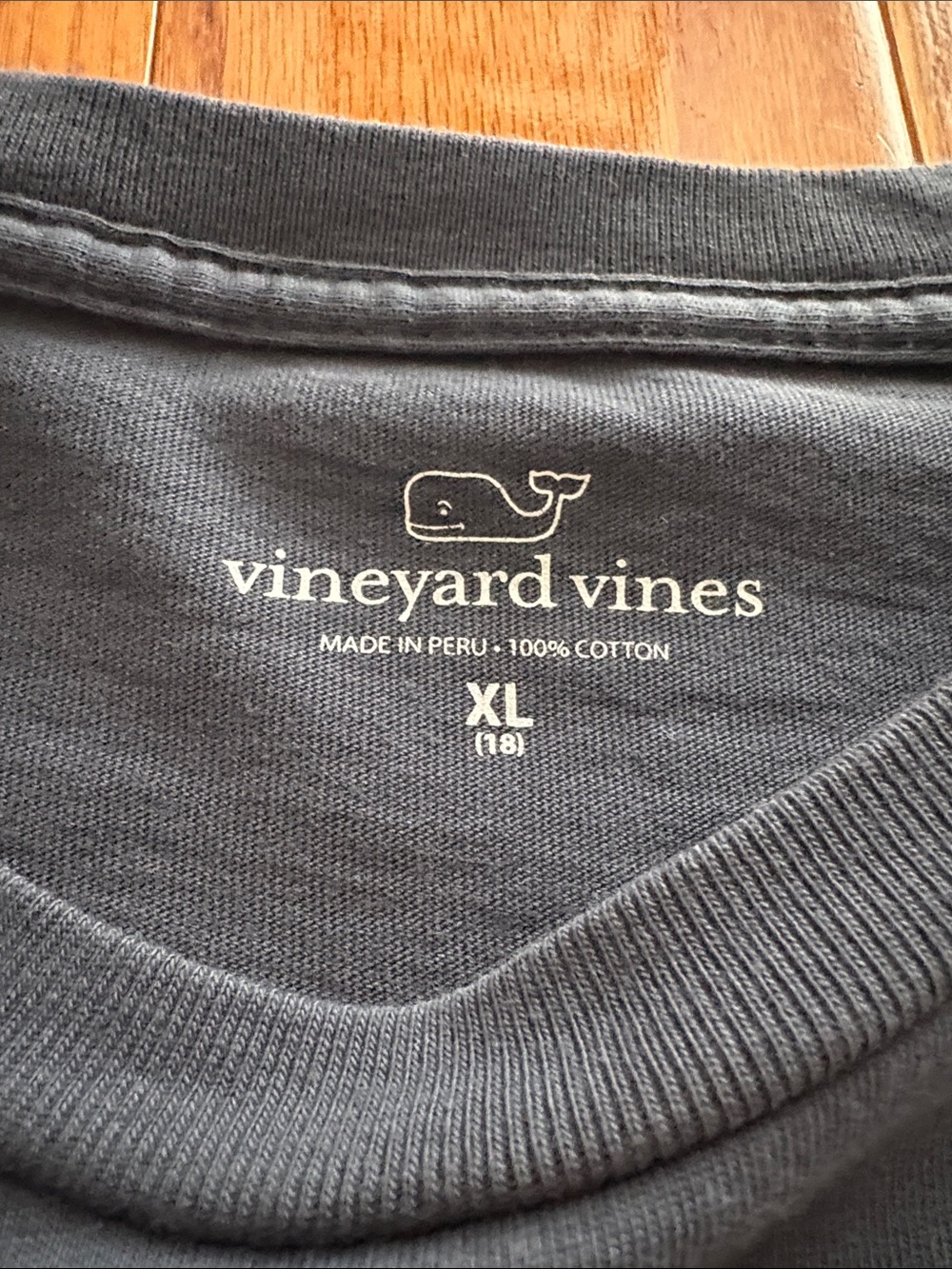 Youth Vineyard Vines shirt - Picture 4 of 5